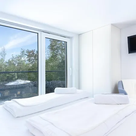 Moretto With Private Swimming Pool And Jacuzzi Vila