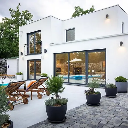 Villa Moretto With Private Pool & Jacuzzi - Rijeka Area Vila *