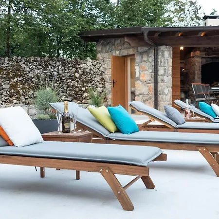 Moretto With Private Pool & Jacuzzi - Rijeka Area
