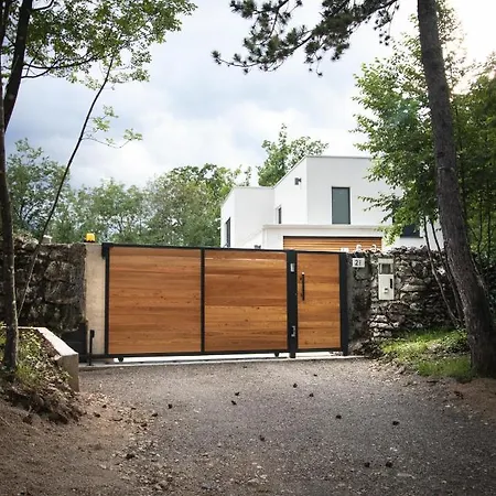 Vila Moretto With Private Swimming Pool And Jacuzzi Viskovo