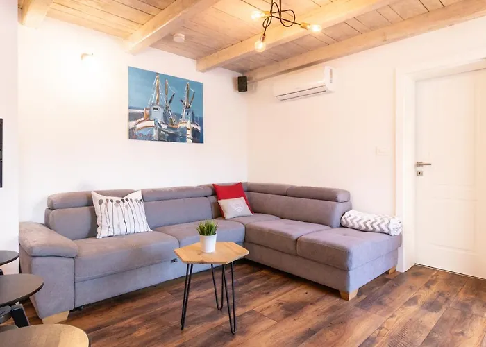 Villa Moretto With Private Pool & Jacuzzi - Rijeka Area Vila *