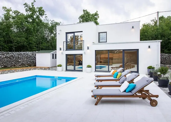 Villa Moretto With Private Pool & Jacuzzi - Rijeka Area Vila *