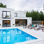 Vila Moretto With Private Pool & Jacuzzi - Rijeka Area Viskovo