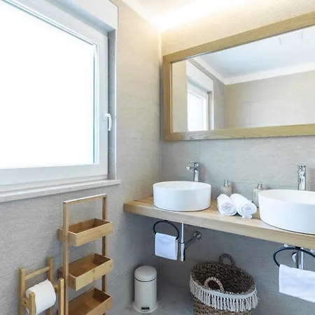 Moretto With Private Swimming Pool And Jacuzzi וילה Viskovo