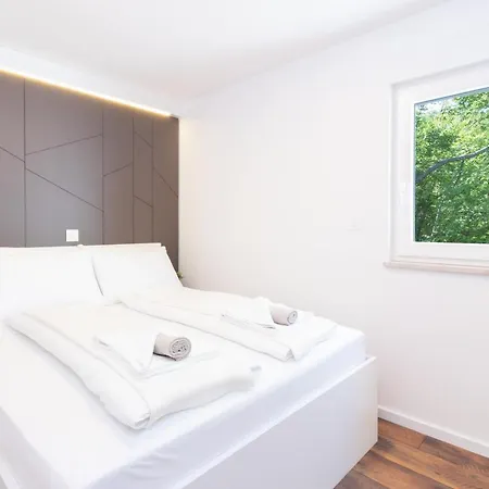 Moretto With Private Swimming Pool And Jacuzzi Viskovo