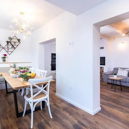 Villa Moretto With Private Pool & Jacuzzi - Rijeka Area Βίλα *