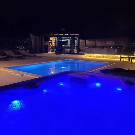 Moretto With Private Pool & Jacuzzi - Rijeka Area Vila *