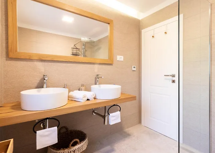 Villa Moretto With Private Pool & Jacuzzi - Rijeka Area