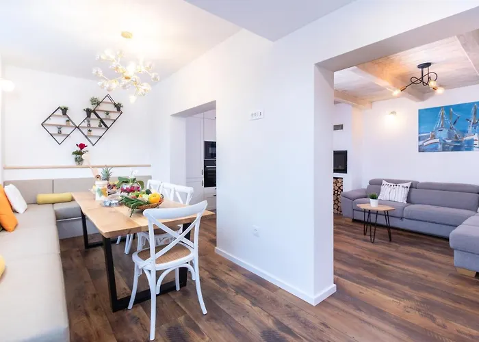 Villa Moretto With Private Pool & Jacuzzi - Rijeka Area Βίλα *